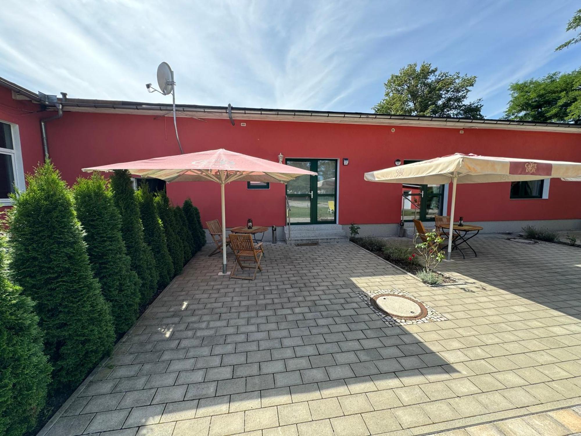 Bed & Breakfast Am Waldguertel Forst  Extérieur photo