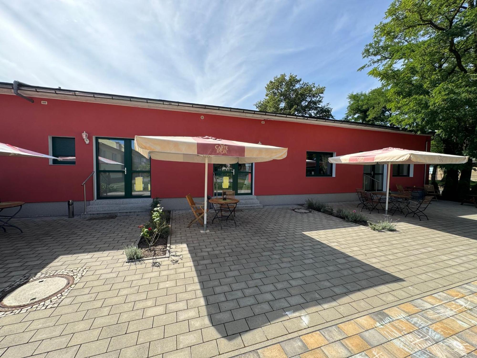 Bed & Breakfast Am Waldguertel Forst  Extérieur photo